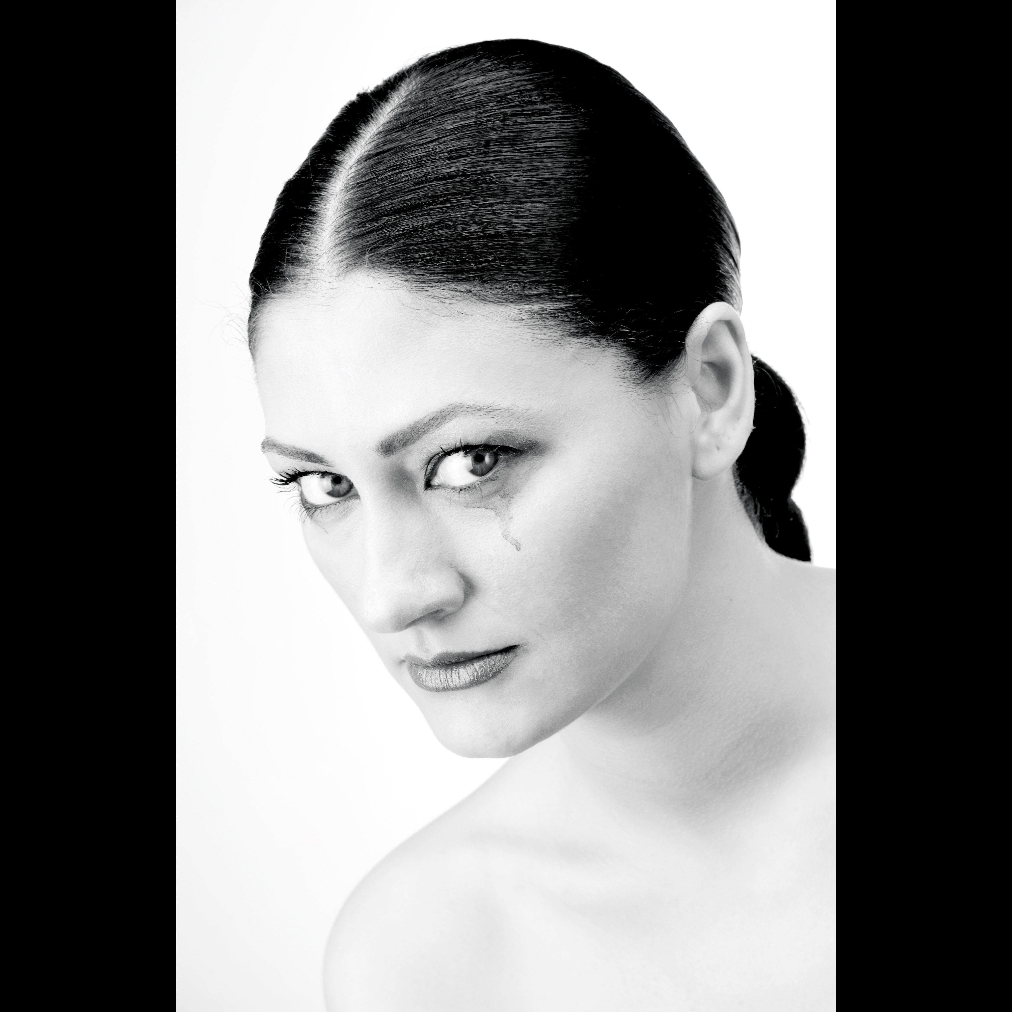TIYATRO PORTRE / ELIF SUMBUL SERT